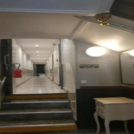 Hipotel Paris Belleville Gare De L'Est Екстер'єр фото